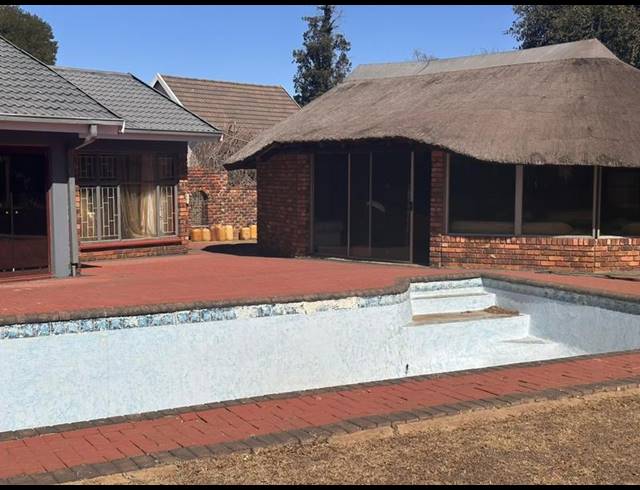 4 BEDROOM HOUSE FOR SALE IN BEDWORTH PARK